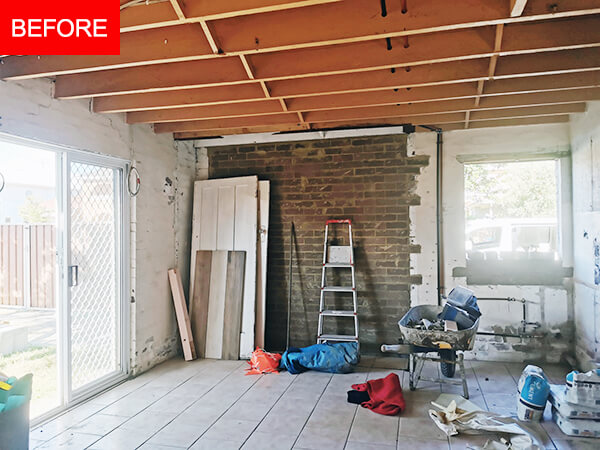 house_renovation-living-room-Wooden-frame-carpenter-plumber-before