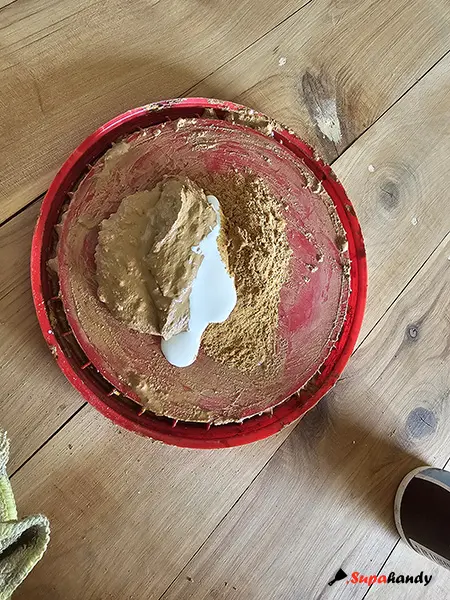 mixed putty with timer sand dust