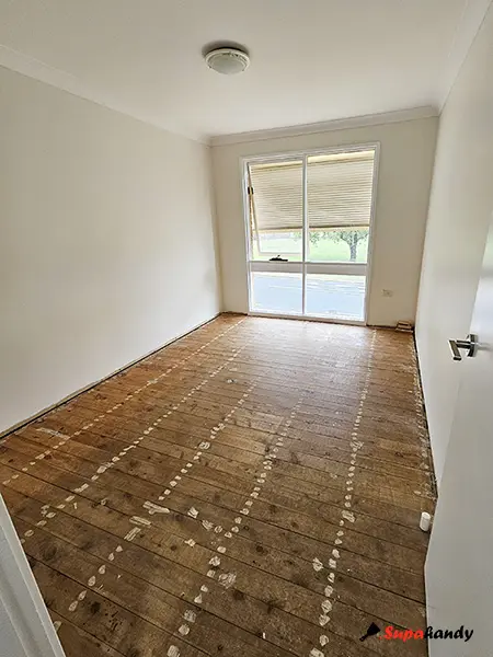 seal nail holes with timber putty