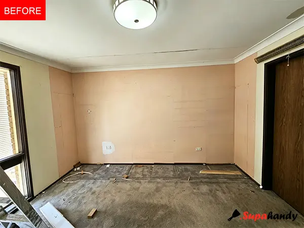 Initial space prior to the installation of a four-door sliding built-in wardrobe